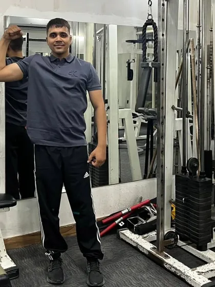 Single arm flex.