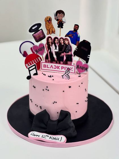 When BLACKPINK, Netflix, and music come together, this is what a dream birthday cake looks like. Every detail on this cake tells a story and reflects a unique personality.