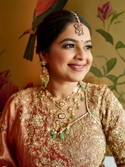 Modern Pastel & Golden Brides photo 28