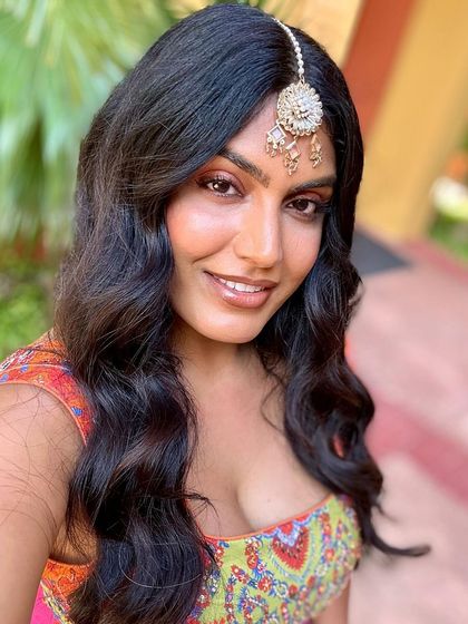 Only a teeka can change the entire look. Our client looks absolutely beautiful in our pearl teeka for a festive event.