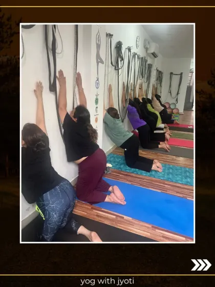 My students use the wall and ropes to support their back-bending practice. This method, inspired by Iyengar yoga, is excellent for achieving correct alignment.