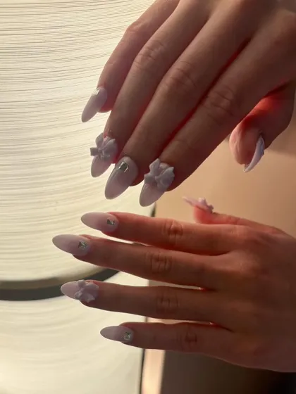 The subtle elegance of these 3D bow nails makes them perfect for any occasion, from everyday chic to bridal beauty.