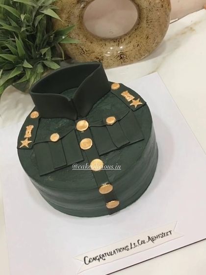 Another angle of the meticulously designed army uniform cake.