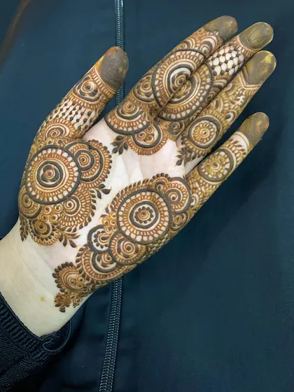 The fresh paste of the interconnected mandala design.