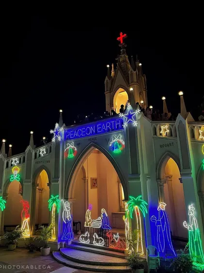 A slightly different angle of the "Peace on Earth" decorations.