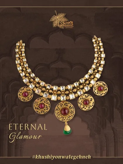 Adorn yourself with eternal glamour. This luxurious necklace features captivating pearls, diamonds, and Kundan, enhanced by the stunning craftsmanship of Meenakari and a lustrous Moti stone.