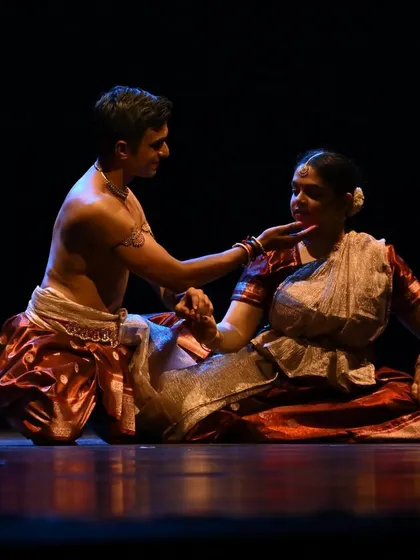 An intimate moment of abhinaya from 'Raag Raagini', beautifully captured. This piece explores a story by Kavi Kusumagraj, blending the expressive techniques of Kathak and Bharatanatyam.