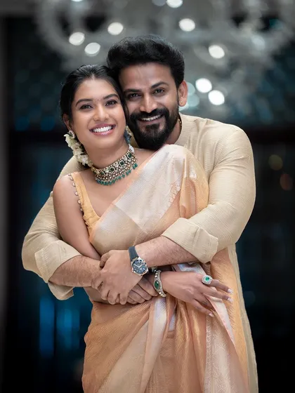 It warms my heart to see couples radiate so much joy. This beautiful, natural shot captures a special moment, with our elegant Victorian-style choker adding a subtle touch of grace.