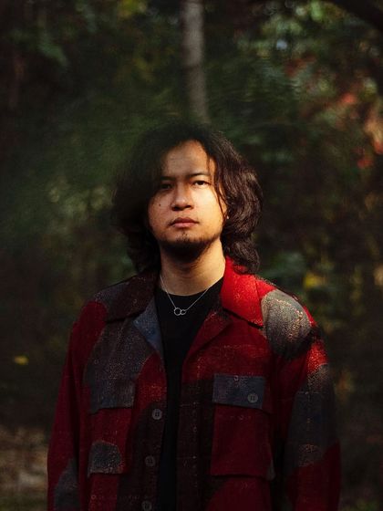 Taba Chake in the morning light, surrounded by the woods. This portrait has a soft, almost painterly quality that I love.