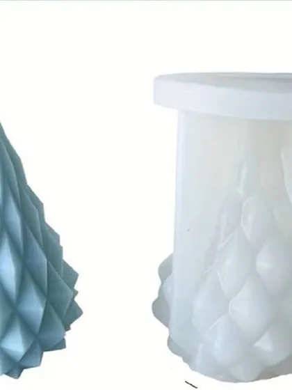 This geometric Christmas tree mold is perfect for creating modern, stylish holiday candles. The mold is made of durable silicone for a clean release.