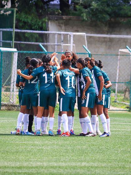 Girls on the Pitch photo 7