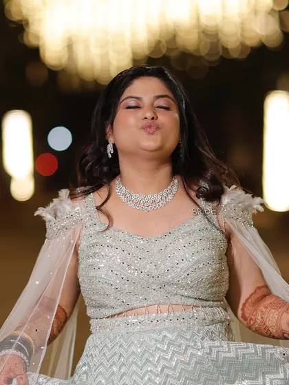 Another playful pout from the bride. This shows that you can have fun and be yourself while still looking glamorous.