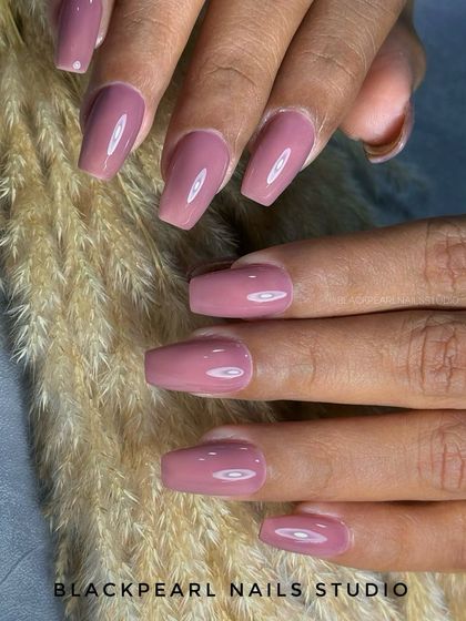 A fresh set of Polygel extensions in a soft, dusty mauve shade. This color is classy, elegant, and versatile, perfect for all occasions and styles.
