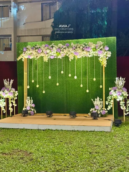 The full view of the elegant photo booth, a perfect spot for capturing beautiful memories.
