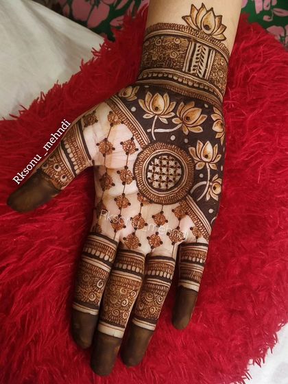 Sonu - Bridal & Wedding Mehndi Intricate Bridal Designs photo 81