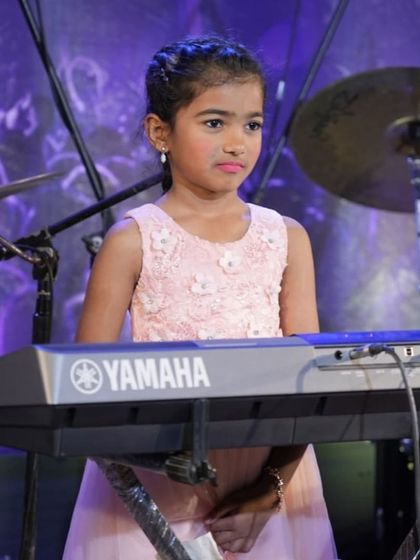 Another young performer from our 'Chand Sifarish' keyboard group.