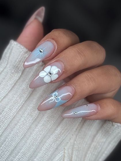 Another angle of the dreamy, soft blue and white floral set. The combination of 2D and 3D elements creates a beautiful, textured look.