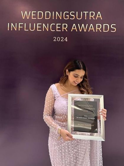 Posing with my 2024 WeddingSutra Influencer Award. This win reflects all the love and support from my family, friends, and incredible Insta fam. We did it.