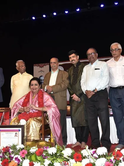 A moment of immense gratitude as I receive the prestigious Chowdaiah National Award from the Academy of Music. It was the culmination of a hectic but incredibly fulfilling weekend of back to back concerts.