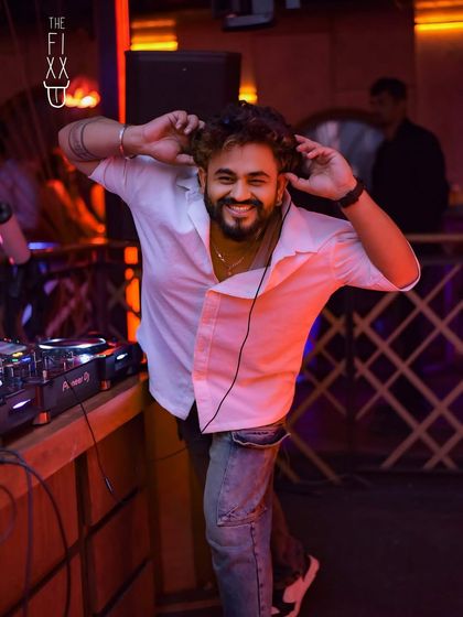 Ankit Kamra - Event DJ Services High-Energy Club Gigs photo 48