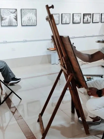 A live monochrome portrait demonstration at a retrospective show for artist Umakant Kanade sir in Pune.