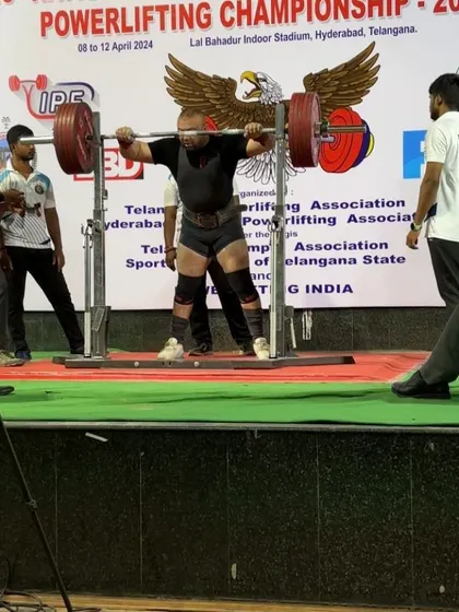 This is the result of all the hard work. Winning first place at the Senior National Classic Championship in 2024, with gold medals in bench press and deadlift.