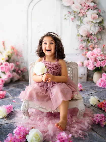 A big, happy laugh from the birthday girl! These are the moments I love to capture.
