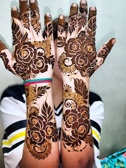 Hajira Mehendi Artist - Mehndi Artist Services Modern & Minimalist Designs photo 88