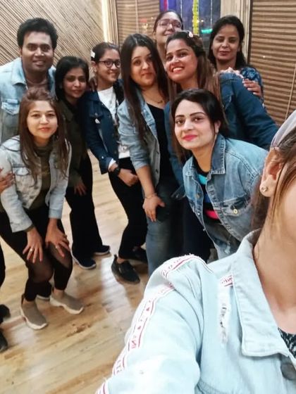 A wide-angle selfie capturing the whole gang. We love these moments of togetherness after a great class.