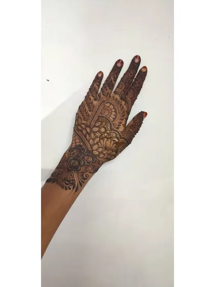 The same design shown against a plain background, which helps the intricate details of the pattern stand out.