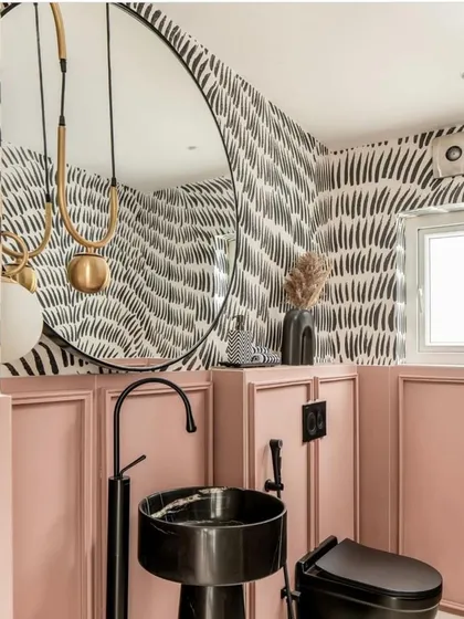 The bold and playful powder room from the "Marshmallow" project, featured by FOAID.