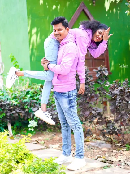 A playful piggyback ride! We make sure your photoshoot is full of laughter and fun moments like this.