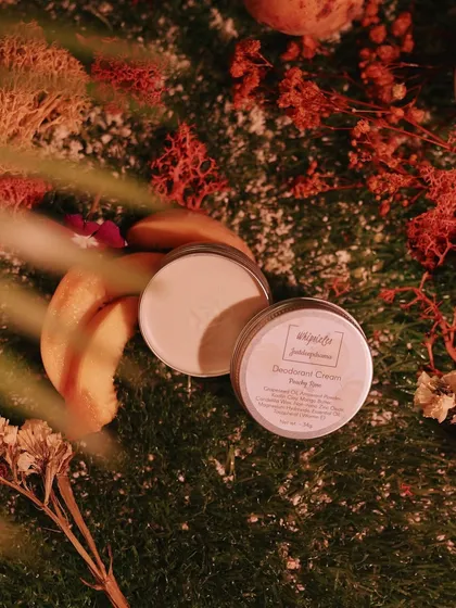 The Peachy Deen deodorant cream from our collaboration collection, offering natural freshness with a delightful scent.
