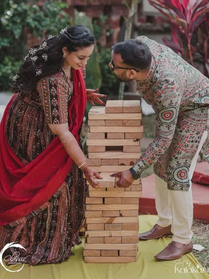 Mehendi ceremonies are also about fun and games. I incorporated activities like this giant Jenga to encourage interaction and create a playful, relaxed atmosphere.