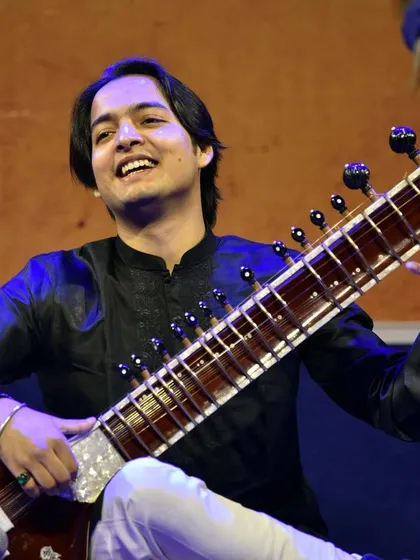 A joyful moment during my concert in Pune for Swaraninad. The city's knowledgeable audience always pushes me to give my best.