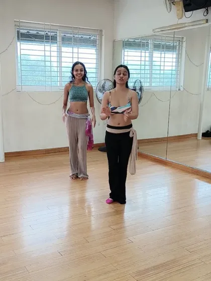 A behind-the-scenes look at our beginner crash course. We offer both in-studio and online options, making it easy for everyone to join.