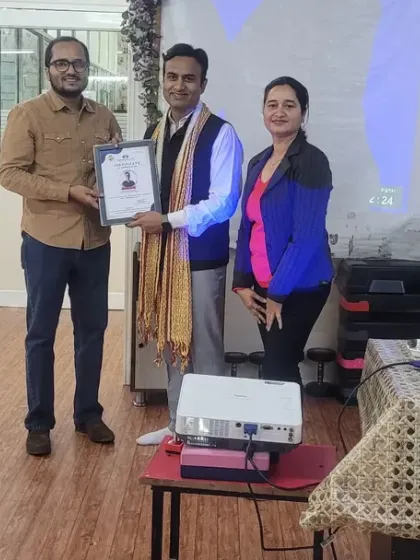 I believe in honoring the experts who share their knowledge with our community. Here, I am presenting a certificate of appreciation to Dr. Hitesh Khurana after his insightful workshop on spinal health.