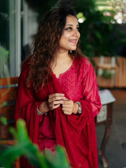 For a festive collaboration, I styled myself in this comfortable yet chic red muslin co-ord set with hand-embroidered details.