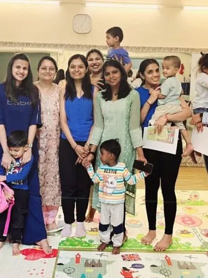 The wonderful families from our Bells semester. Thank you to all the parents for your active participation, which makes all the difference.