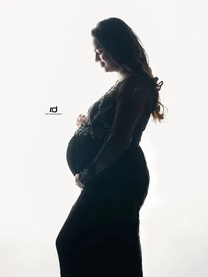 A silhouette is a timeless way to capture the beautiful shape of your baby bump. These artistic portraits are simple, powerful, and focus entirely on the new life you are creating.
