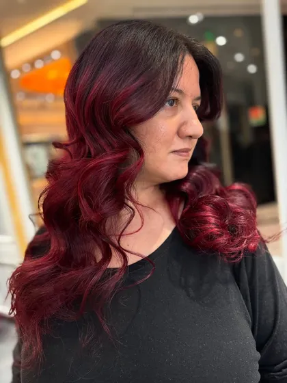 This red-violet colour is rich, deep, and incredibly eye-catching.