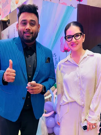 Had a wonderful time performing for Sunny Leone and her family. My shows are designed to be family-friendly, ensuring that both kids and adults have a memorable experience.