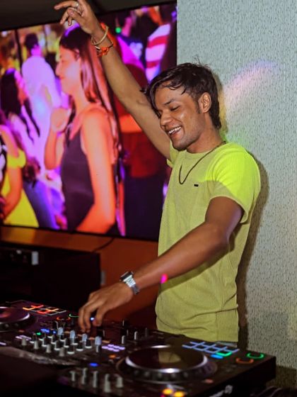 A huge smile on my face as the crowd sings along. These are the moments that make it all worth it.