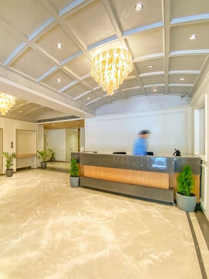 Grand Entrances & Lobbies photo 9