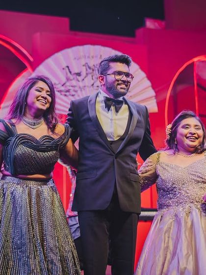 Family & Friends: The Ultimate Squad Goals photo 23