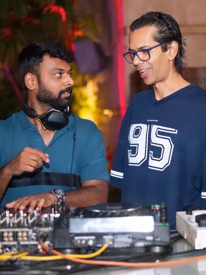 Sharing a moment with the legendary Rohit Barker. It's always inspiring to connect with fellow artists I admire.