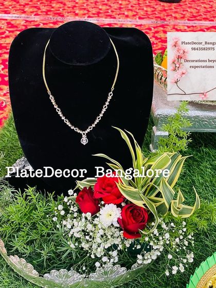 Sukeerthi - Ceremonial Gift & Platter Decoration Saree & Jewellery Presentation photo 5