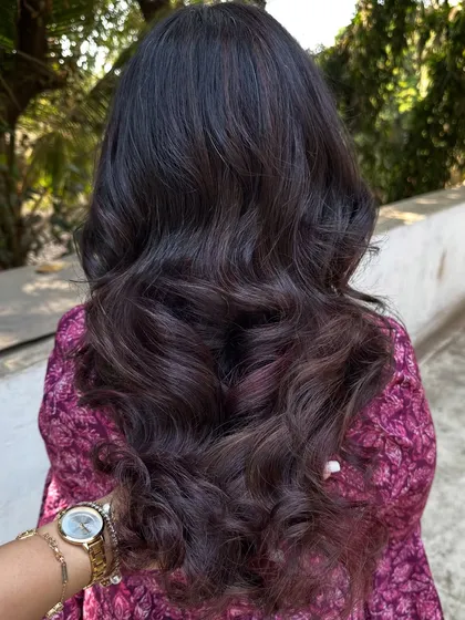 I call this creation 'Brownie + Strawberry Jam'. It's a deep brunette base with swirls of rich red, perfect for someone who wants a hint of color that's both sweet and sophisticated.