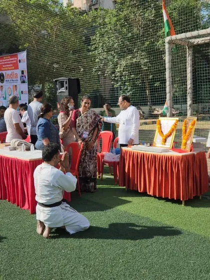 Seeking blessings before beginning my record attempt. I believe that faith, along with hard work, is essential for overcoming any challenge.