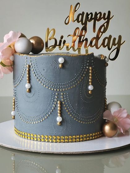 Swetha Mehta - Custom Non-Fondant Cakes Art in Buttercream: Hand-Painted & Textured Designs photo 10